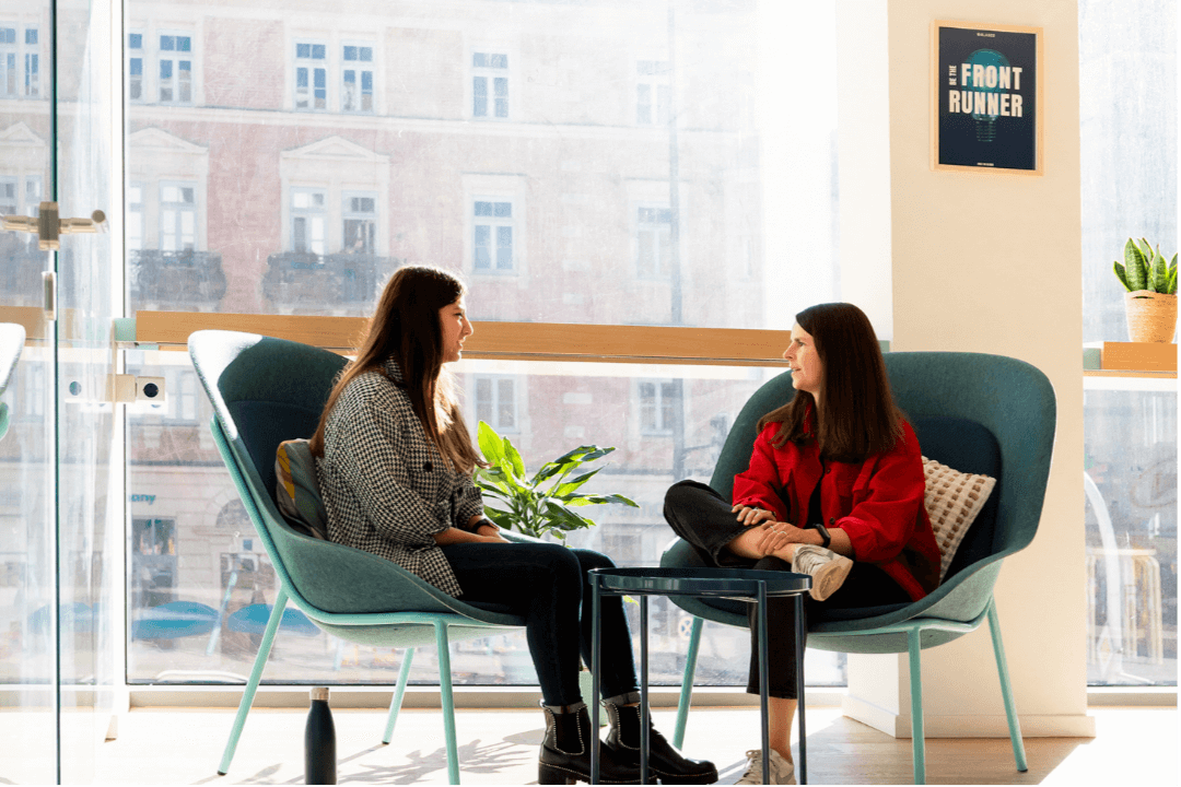 Wie neue Mitarbeitende bei Alasco schneller und effektiver eingebunden werden. Case Study lesen.